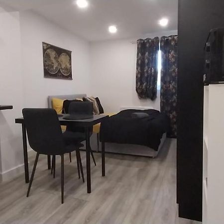 Stylish Home From Home Orpington Dış mekan fotoğraf